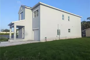 2565 SE Bonita St, Stuart, FL 34997 - Photo 1