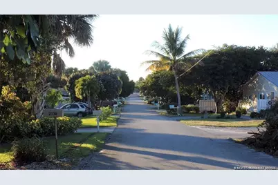 2338 NE Patrician Street, Jensen Beach, FL 34957 - Photo 18