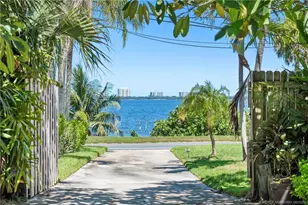 11105 S Indian River Dr, Fort Pierce, FL 34982 - Photo 4