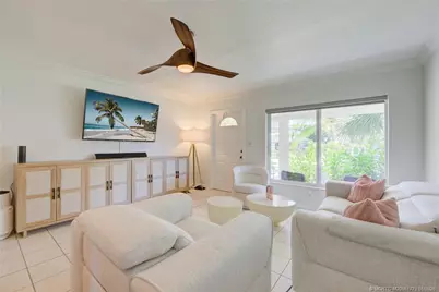 5225 NE 5th Avenue, Oakland Park, FL 33334 - Photo 2