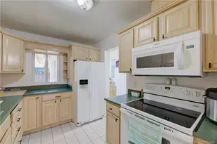 5225 NE 5th Ave, Oakland Park, FL 33334 - Photo 4