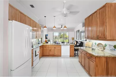 566 NW Lambrusco Drive, Port Saint Lucie, FL 34986 - Photo 16