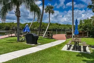 421 SW South River Dr, Stuart, FL 34997 - Photo 22