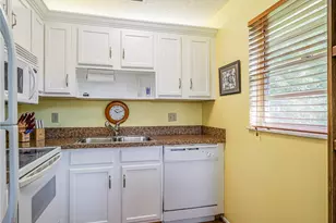 98 Spring Lake Dr, Vero Beach, FL 32962 - Photo 10