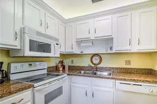 98 Spring Lake Dr, Vero Beach, FL 32962 - Photo 12