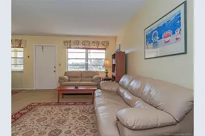 98 Spring Lake Drive #205, Vero Beach, FL 32962 - Photo 4