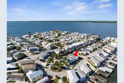 1084 Nettles Boulevard, Jensen Beach, FL 34957 - Photo 4