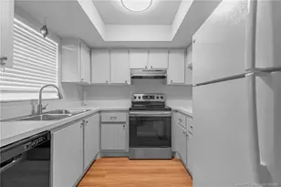 2950 SE Ocean Blvd, Stuart, FL 34996 - Photo 8