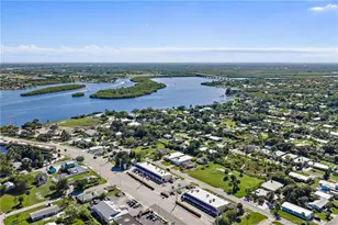 942 SW 27th St, Palm City, FL 34990 - Photo 36