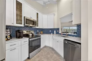 6110 SE Martinique Dr, Stuart, FL 34997 - Photo 10