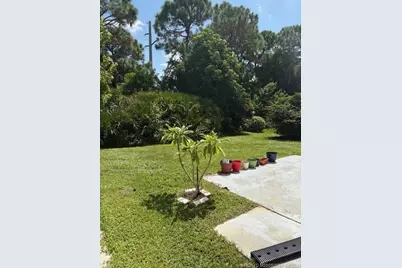 7061 SE Birchwood Lane, Stuart, FL 34997 - Photo 16