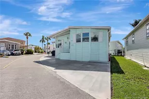 511 Nettles Blvd, Jensen Beach, FL 34957 - Photo 4