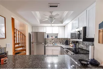 245 NE Macarthur Boulevard #18, Stuart, FL 34996 - Photo 10