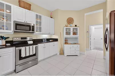 548 NE Canoe Park Circle, Port Saint Lucie, FL 34983 - Photo 10