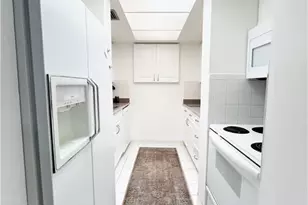 3792 NE Ocean Blvd, Jensen Beach, FL 34957 - Photo 10