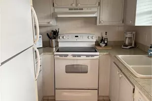 2929 SE Ocean Blvd, Stuart, FL 34996 - Photo 8