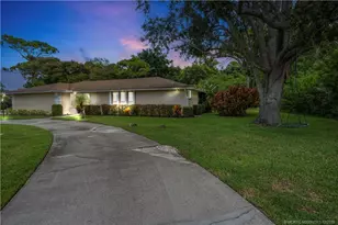 434 NE Acacia Pl, Jensen Beach, FL 34957 - Photo 4