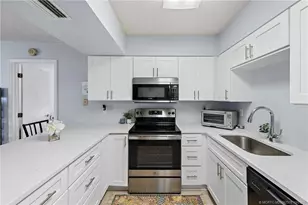 212 SE Village Dr, Port Saint Lucie, FL 34952 - Photo 12