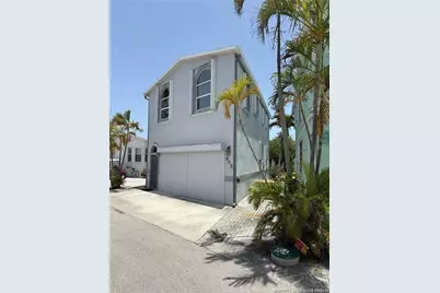 905 Nettles Boulevard, Jensen Beach, FL 34957 - Photo 4