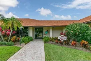 421 SW South River Dr, Stuart, FL 34997 - Photo 14