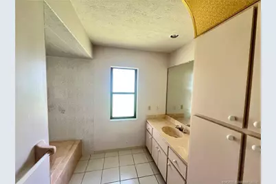 1025 SE 10th Street, Stuart, FL 34996 - Photo 10