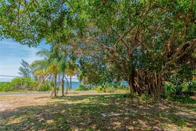 8605 Indian River Drive, Fort Pierce, FL 34982 - Photo 14