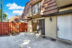 1458 N Lawnwood Cir, Fort Pierce, FL 34950 - Photo 44