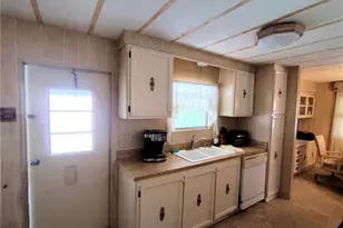 2540 SE Penny Ln, Stuart, FL 34994 - Photo 6