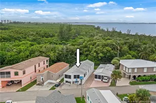 2013 Nettles Blvd, Jensen Beach, FL 34957 - Photo 4