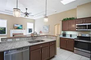 2097 SE Dranson Cir, Port Saint Lucie, FL 34952 - Photo 14