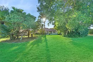 2225 SW Creekside Dr, Palm City, FL 34990 - Photo 6