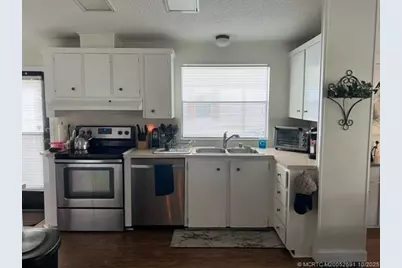 6201 Holly Lane, Lantana, FL 33462 - Photo 8