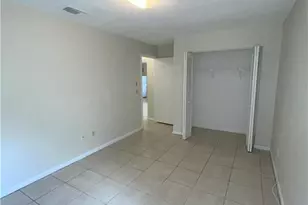 402 S 14th St, Fort Pierce, FL 34950 - Photo 8