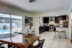 905 SE Flamingo Ave, Stuart, FL 34996 - Photo 12