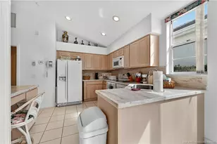 2223 NW Seagrass Dr, Palm City, FL 34990 - Photo 8