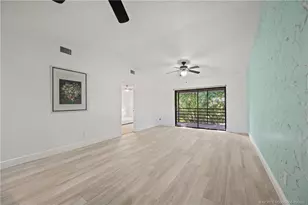 1210 SE Parkview Pl, Stuart, FL 34994 - Photo 10