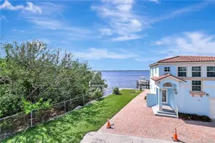 2001 Nettles Blvd, Jensen Beach, FL 34957 - Photo 2