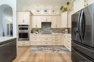 6919 SE Sleepy Hollow Ln, Stuart, FL 34997 - Photo 10