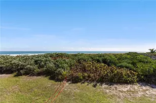 379 NE Tradewind Ln, Stuart, FL 34996 - Photo 24