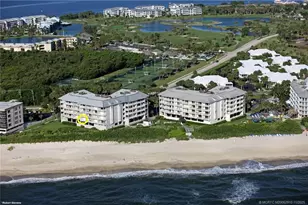 379 NE Tradewind Ln, Stuart, FL 34996 - Photo 2