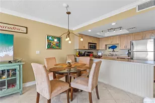 379 NE Tradewind Ln, Stuart, FL 34996 - Photo 14