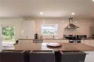 3342 SE Court Dr, Stuart, FL 34997 - Photo 8