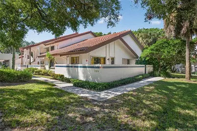 6001 SE Martinique Drive #104, Stuart, FL 34997 - Photo 2