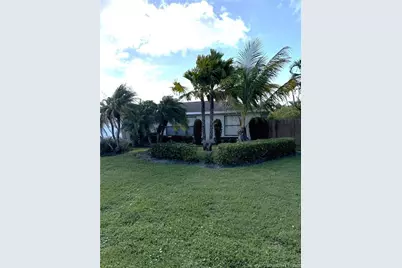 590 NE Lima Vias, Jensen Beach, FL 34957 - Photo 2