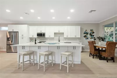 1018 Carolina Circle SW, Vero Beach, FL 32962 - Photo 10