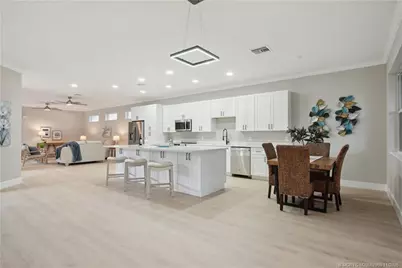 1018 Carolina Circle SW, Vero Beach, FL 32962 - Photo 12