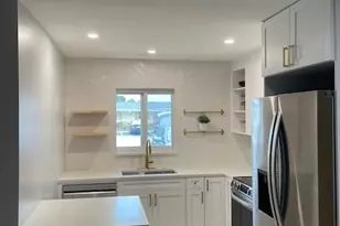 2501 Barkley Dr W, West Palm Beach, FL 33415 - Photo 2