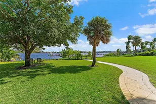 301 SE Harbor Point Dr, Stuart, FL 34996 - Photo 64
