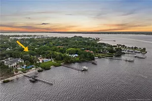 301 SE Harbor Point Dr, Stuart, FL 34996 - Photo 4