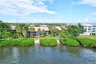 248 NE Edgewater Dr, Stuart, FL 34996 - Photo 1